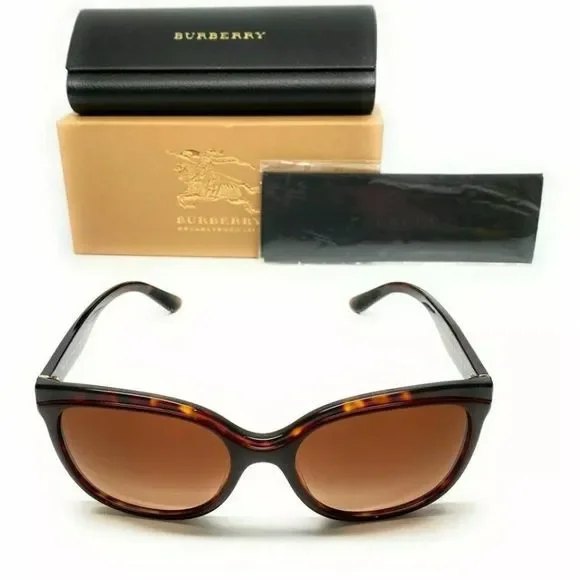 Burberry Women display picture 1